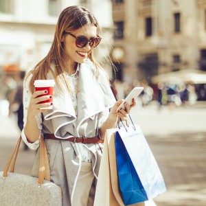 隨看，隨買：螢幕世代服飾購物Uber化